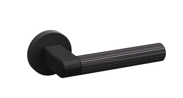 Luna czarna T-1981-126.A10-P61.jpg